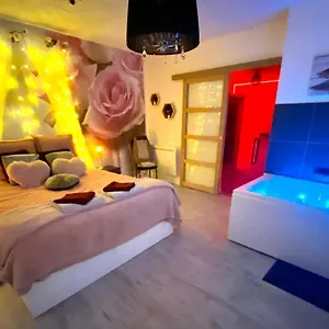  Love hôtel Cosy&spa Luxe Jacuzzi Sauna Cristal France